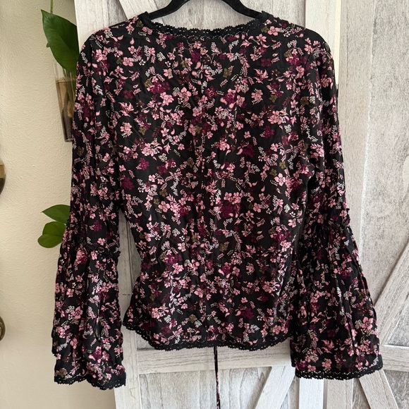 NWOT *Idyllwind Black and Pink Floral Blouse/cardigan Top Layer - Picture 16 of 16
